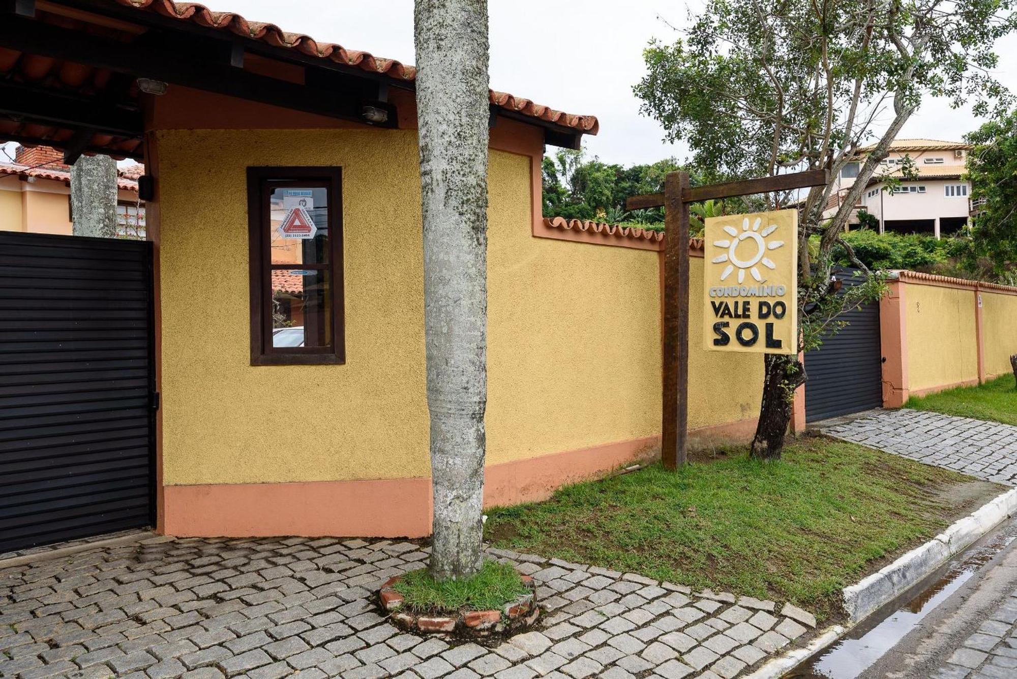 Casa C/ Jardim Em A 400m Da | Vds 14